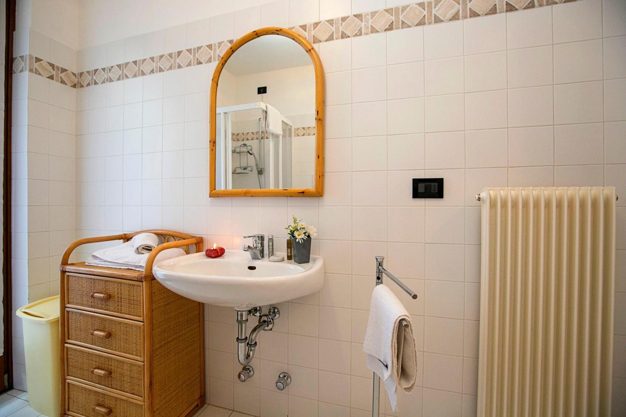 Appartamento Lara - Happy Rentals Riva del Garda Exterior photo
