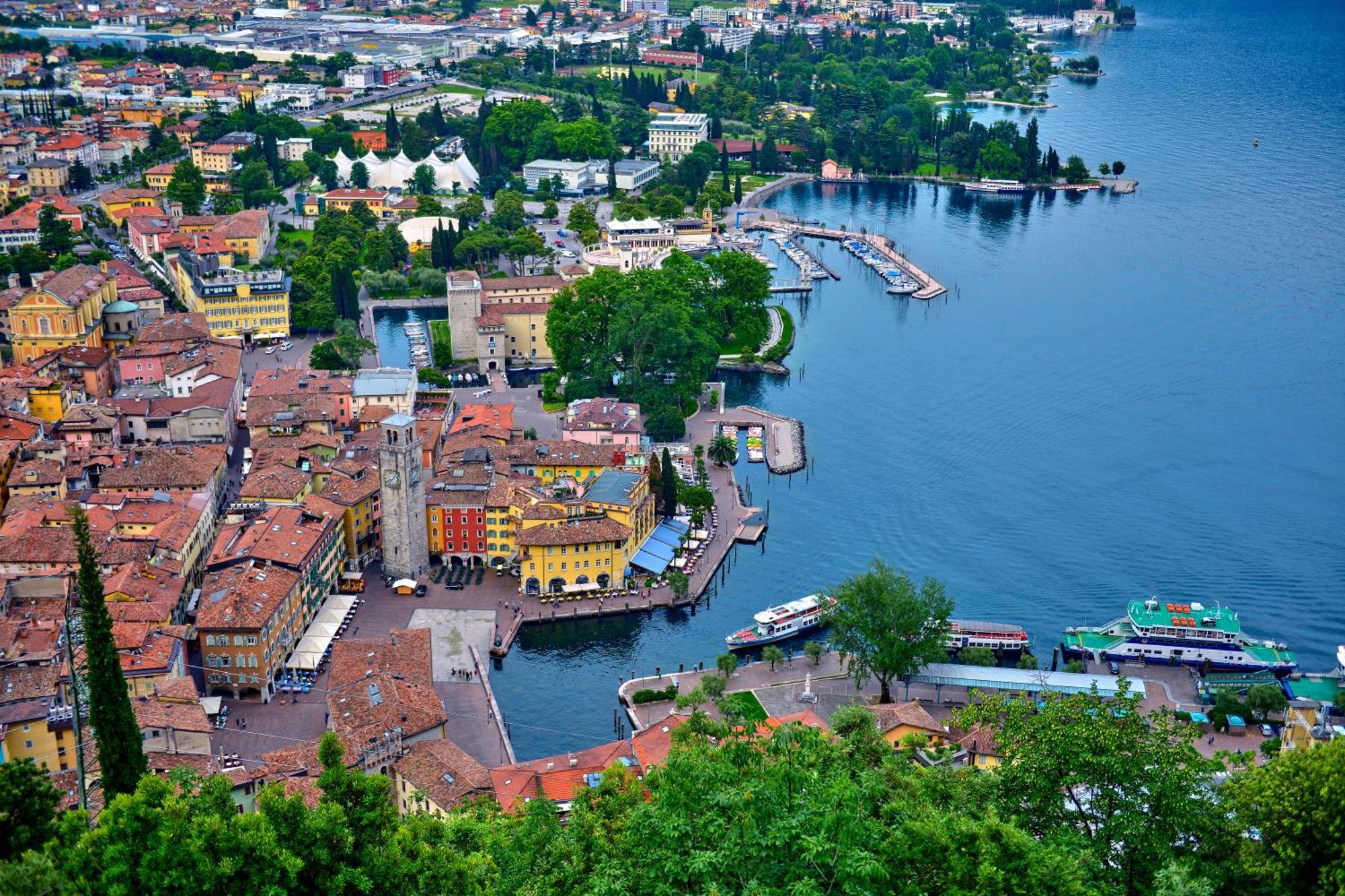 Appartamento Lara - Happy Rentals Riva del Garda Exterior photo